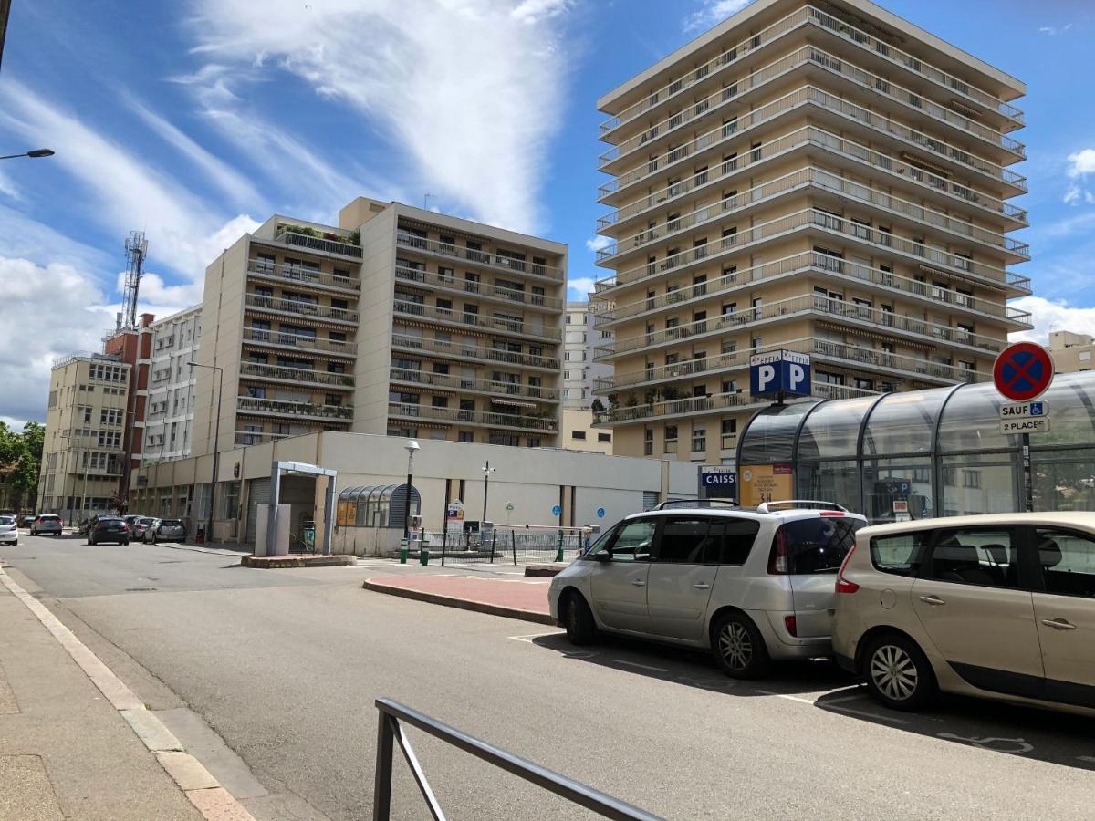 Appartement Hyper Centre Avec Garage Saint-Etienne  Eksteriør bilde